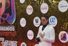 As&iacute; luce Sebas B&aacute;rcenas en la alfombra roja de Premios Juventud