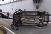 As&iacute; retiran veh&iacute;culo que qued&oacute; volcado en zona 10 (video)