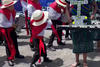 Ni&ntilde;o destaca por su baile en pleno desfile de Independencia