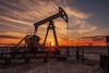 Precio del petr&oacute;leo cae y cierra con una leve baja este jueves