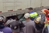 Momento en que rescatan cuerpo de fallecido en la Roosevelt